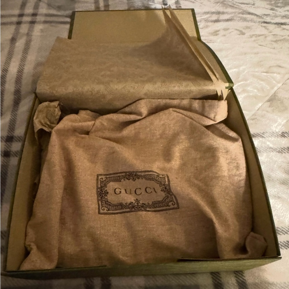 Brand new Gucci GG Matelasse Leather Shoulder Bag w/ Removable Canvas Strap - Picture 3 of 8